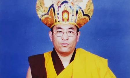 大圣法王阿难尊者转世的仁青绒波巴绒波